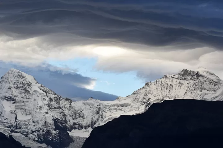 kachel_berge-wolken.jpg
